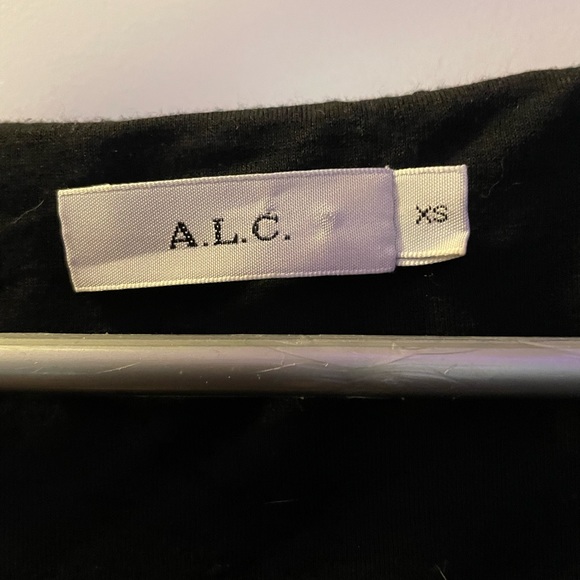 ALC plunge top with puff sleeves - Picture 2 of 3